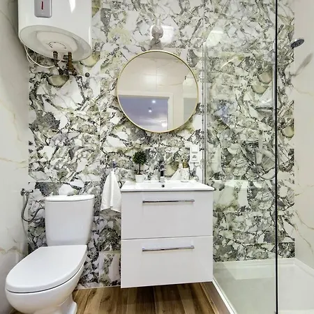 Happiness Holidays - Old Town 10 Apartment