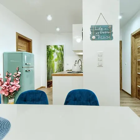 Happiness Holidays - Old Town 10 *